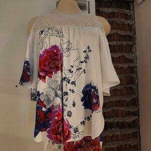 Nygard 'Missy' Top Cold Shoulder Lace Yolk Side Slits Floral NEW NWT Size M